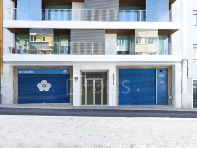 Armazém alugar em Avenidas Novas, Lisboa