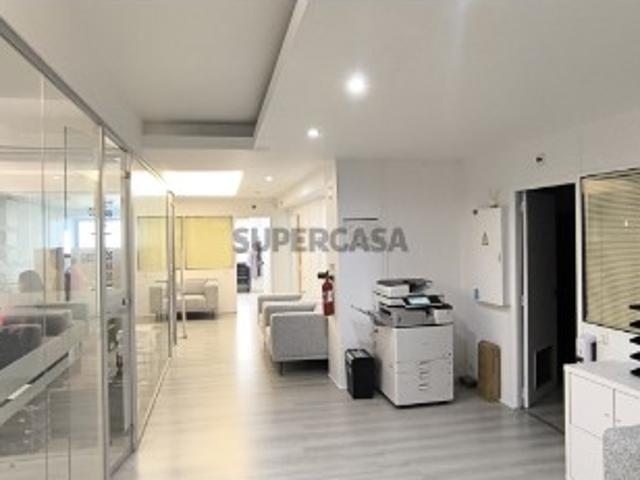 Armazém venda em Lisboa