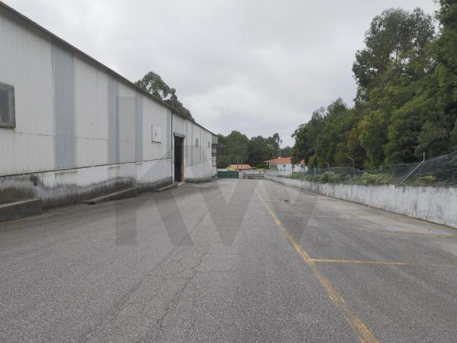 Armazém alugar em Santa Maria Da Feira, Aveiro