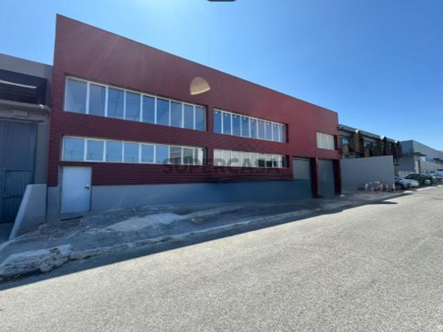Armazém venda em Santiago Dos Velhos, Lisboa