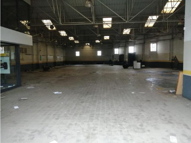 Armazém alugar em Porto