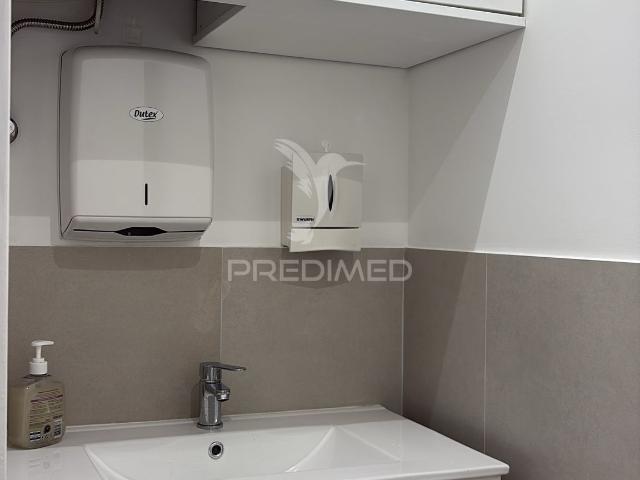 Armazém alugar em Porto