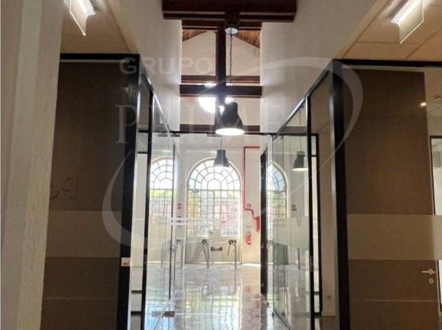 Armazém alugar em Porto, Paranhos