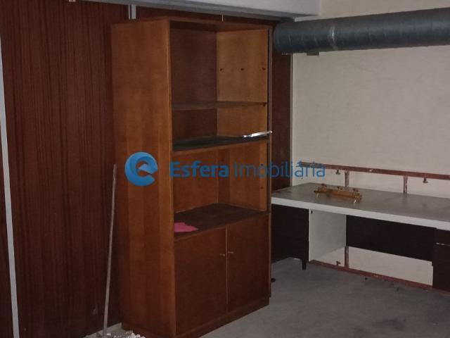 Armazém alugar em Freixieiro, Santa Cruz Do Bispo