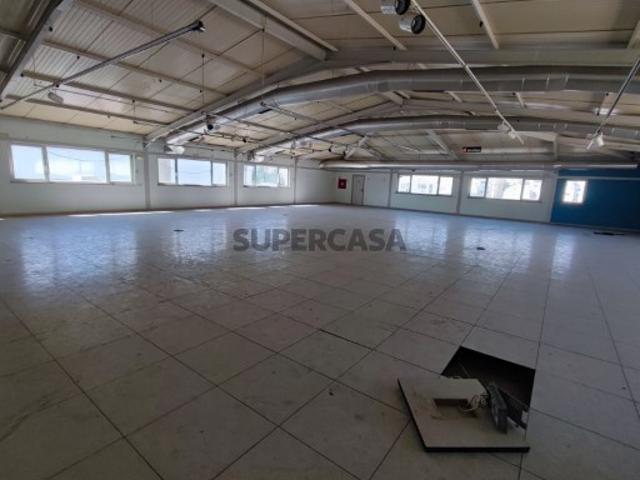 Armazém venda em Santiago Dos Velhos, Lisboa