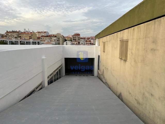 Loja venda em Urbanização Real Forte, Santiago Dos Velhos