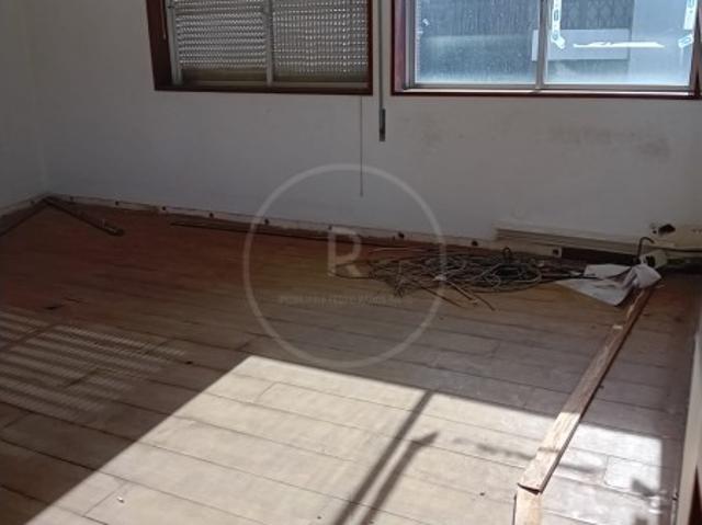 Armazém alugar em Ramalde, Porto