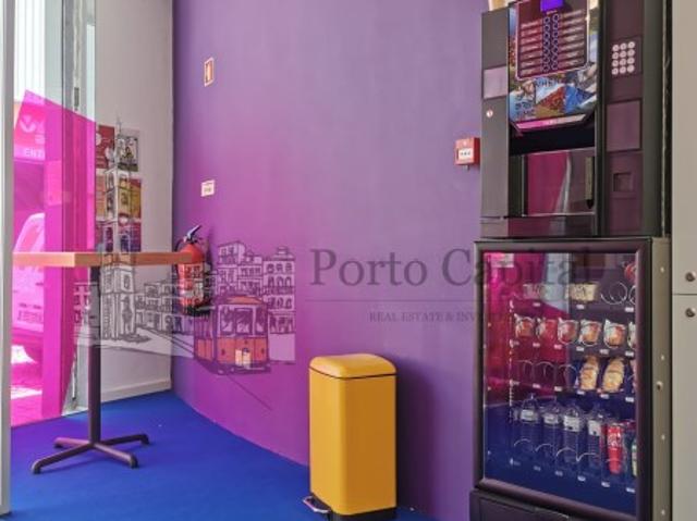 Armazém alugar em Ramalde, Porto