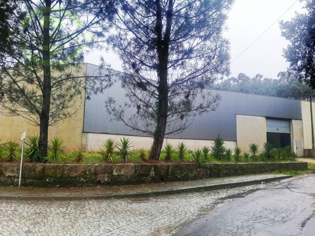 Armazém alugar em Santo Tirso, Porto