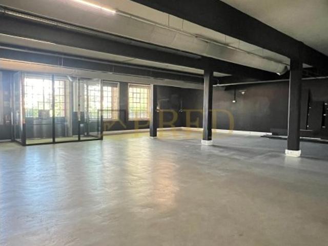 Armazém alugar em Porto