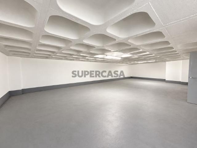 Armazém venda em Amadora, Lisboa