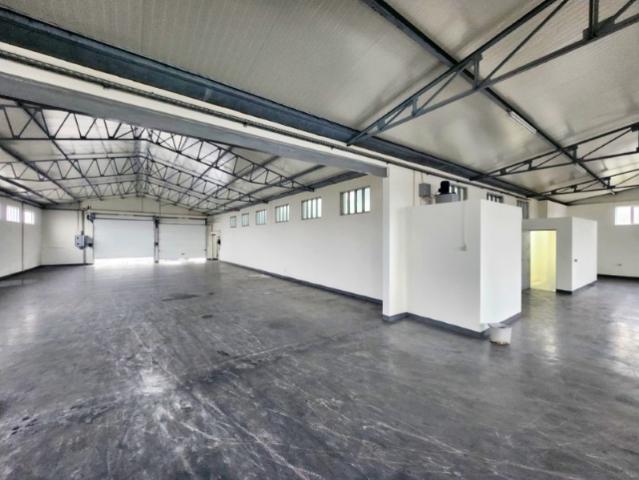 Armazém venda em Vale de Sus, Penamaior