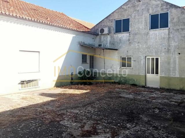 Armazém venda em Torres Novas, Santarém