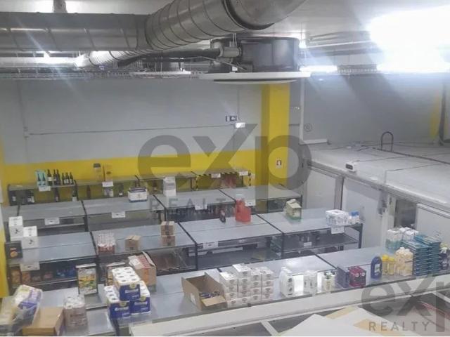 Armazém alugar em São Domingos de Benfica, São Domingos De Benfica