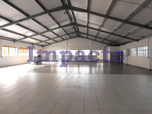 Armazém alugar em São João Da Madeira, Aveiro