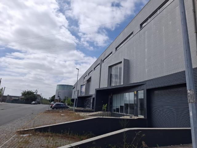 Armazém venda em Couto (São Miguel), Santo Tirso
