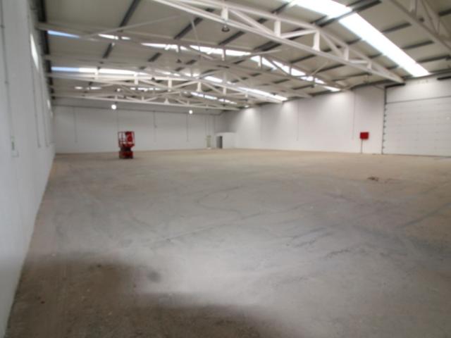 Armazém alugar em Seixal, Setúbal