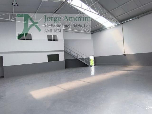 Armazém alugar em Vila Nova De Gaia, Porto