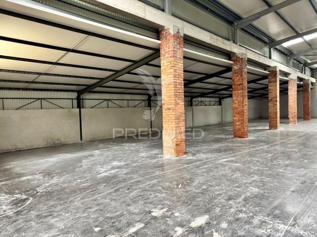 Armazém alugar em Leiria
