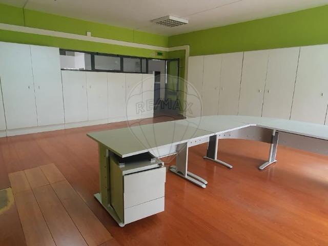 Armazém alugar em Barreiro