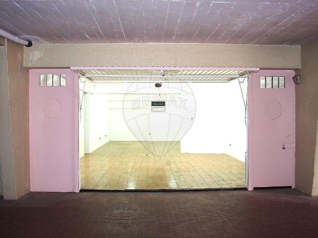 Armazém alugar em Lisboa