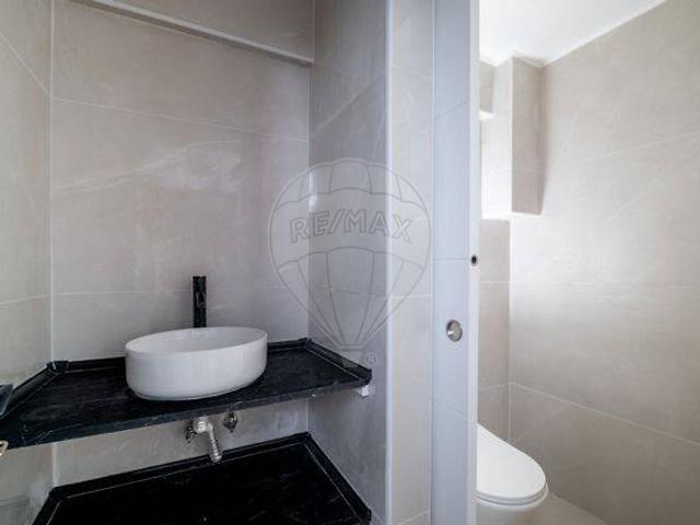 Armazém alugar em Lisboa