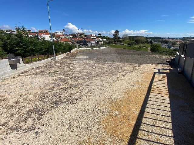 Armazém alugar em Quinta da Moura, Oeiras