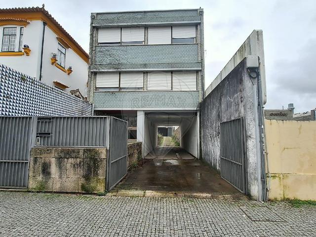 Armazém alugar em Porto, Cedofeita