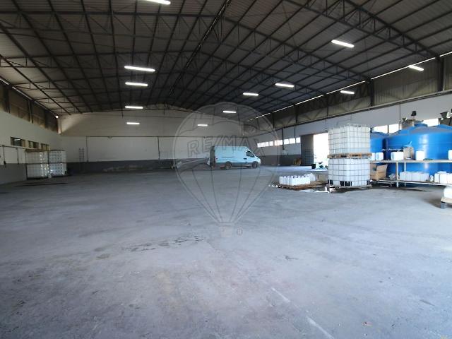 Armazém alugar em Estefanilha, Setúbal