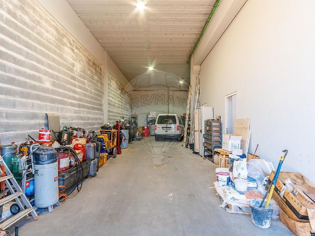 Armazém alugar em Seixal, Setúbal