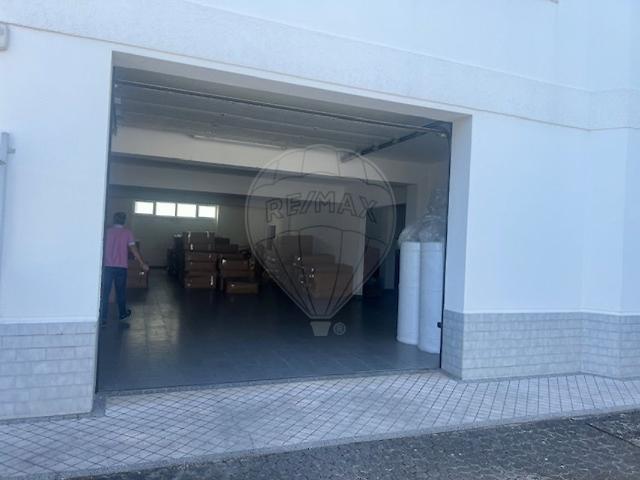 Armazém alugar em Santa Maria Da Feira, Aveiro