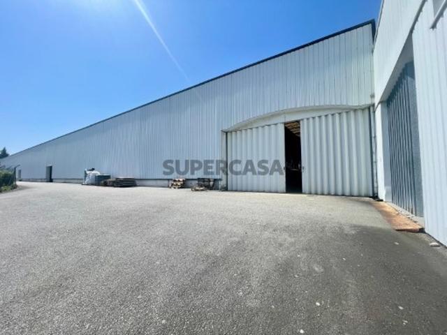 Armazém venda em Santo Tirso, Porto