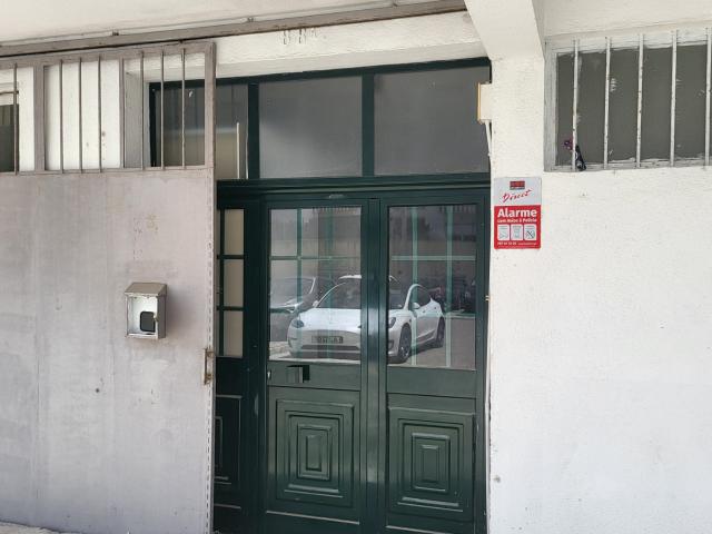 Armazém alugar em Cova da Piedade, Almada