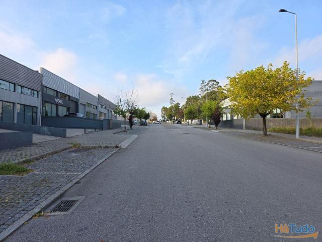 Armazém alugar em Vila Nova De Gaia, Porto