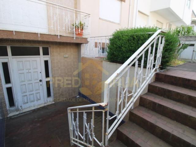 Armazém venda em Mafamude, Mafamude