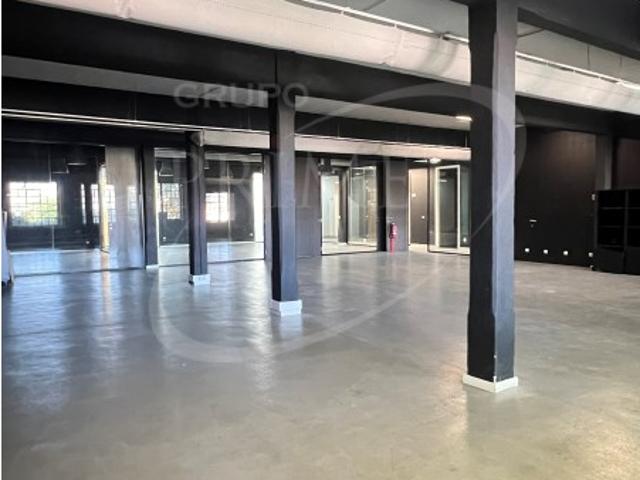 Armazém alugar em Areosa, Porto