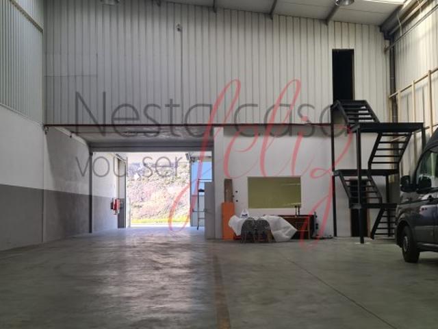 Armazém alugar em Coelheira, Gondomar