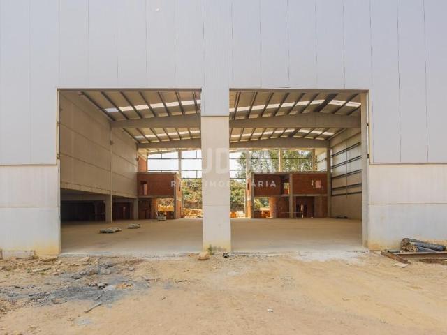 Armazém alugar em Pereira de Veiga, Chaves