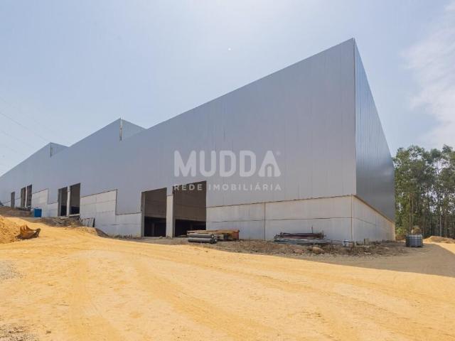 Armazém alugar em Pereira de Veiga, Chaves