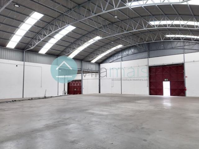 Armazém alugar em Vila Nova De Gaia, Porto