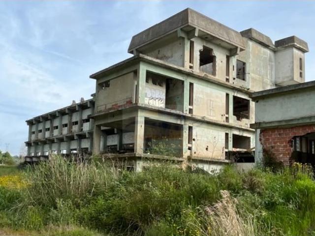 Armazém venda em Camarate, Bairro Alto do Moínho
