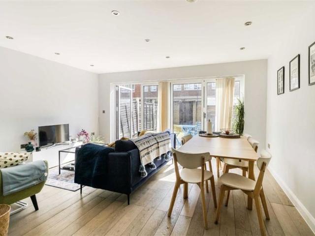 House for rent in East Greenwich, Greater London