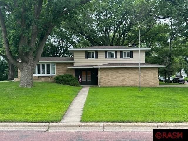 House for sale in Saint James