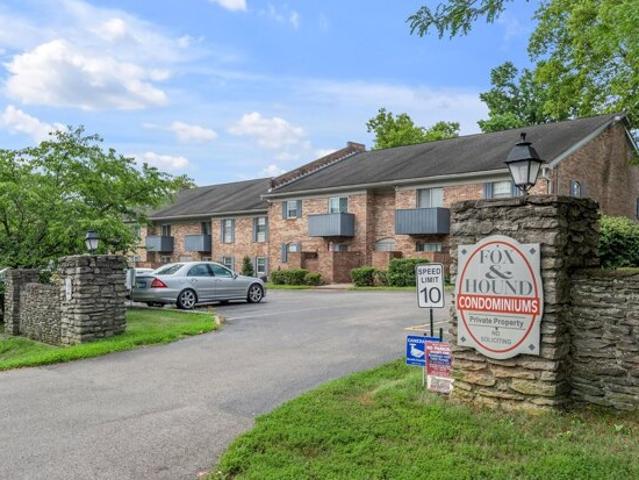 Condo for sale in Lexington