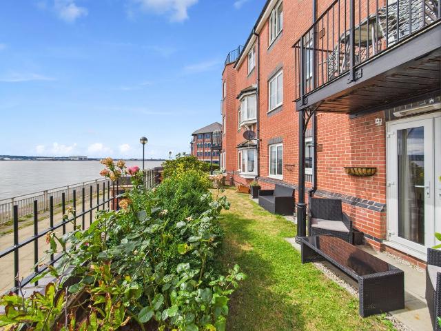 Apartment for rent in Calderstones