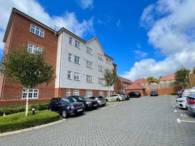 House for sale in Luton, England