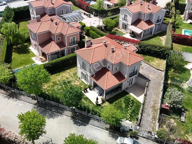 Arnavutköy, İstanbul içerisinde satılık Villa