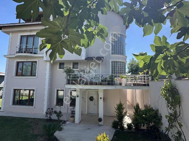 Arnavutköy, İstanbul içerisinde kiralık Villa