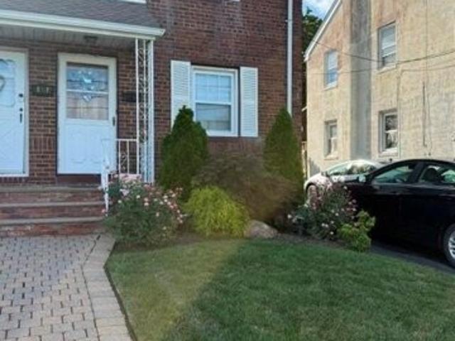 House for sale in Elizabeth, New Jersey