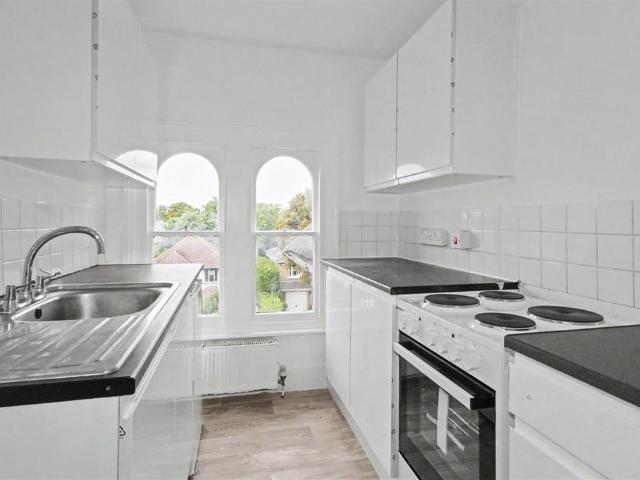 Apartment for rent in Blackhills, Surrey